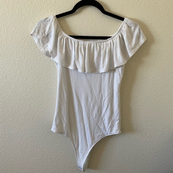 A&F Off The Shoulder Ruffle Ribbed Bodysuit, M - Picture 2 of 7